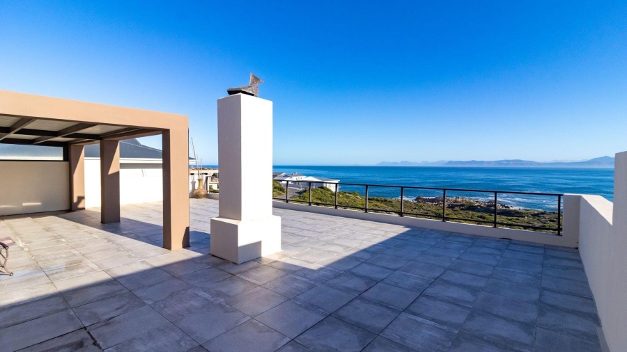 5 Bedroom Property for Sale in De Kelders Western Cape